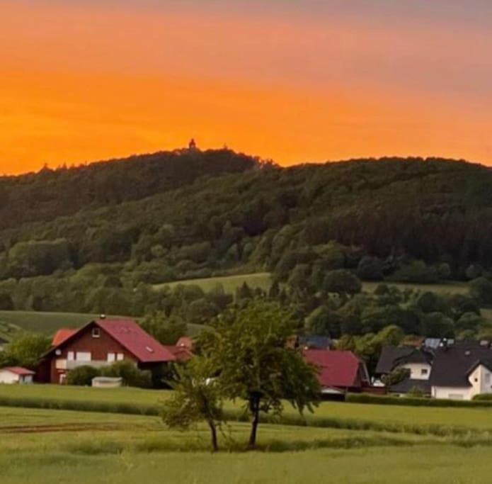 Ferienwohnung Leuchtbergblick Mit Terrasse Und Pkw Stellplatz エシュヴェーゲ エクステリア 写真