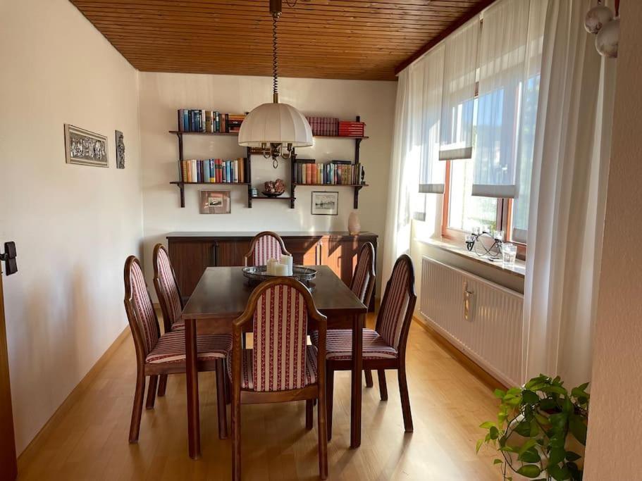 Ferienwohnung Leuchtbergblick Mit Terrasse Und Pkw Stellplatz エシュヴェーゲ エクステリア 写真
