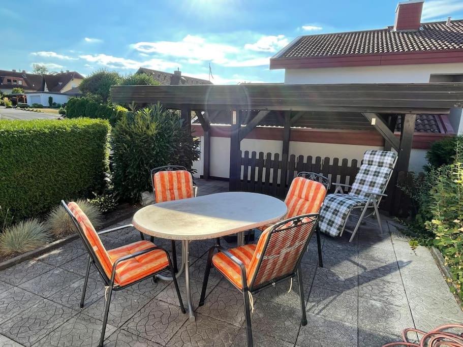 Ferienwohnung Leuchtbergblick Mit Terrasse Und Pkw Stellplatz エシュヴェーゲ エクステリア 写真