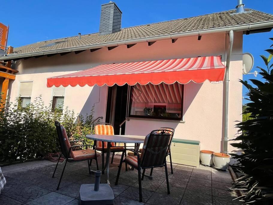 Ferienwohnung Leuchtbergblick Mit Terrasse Und Pkw Stellplatz エシュヴェーゲ エクステリア 写真