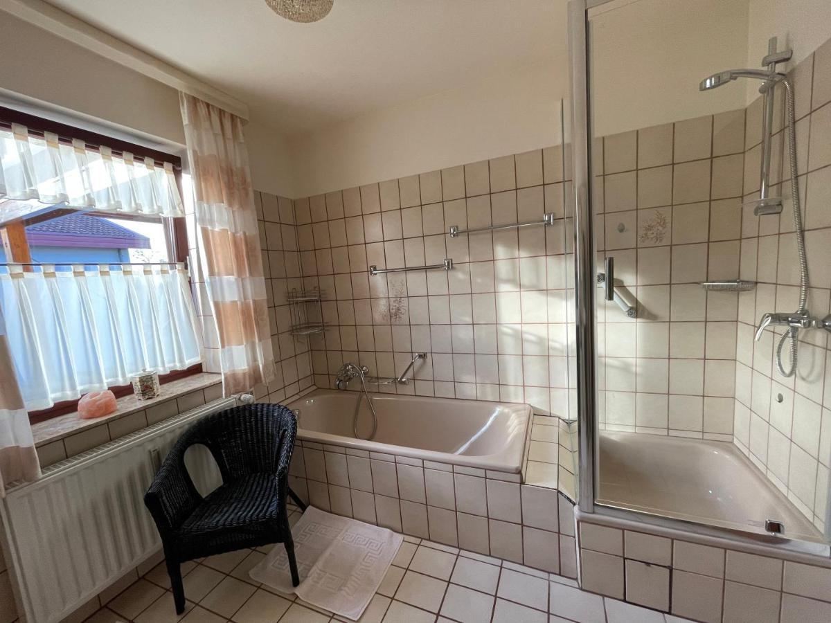 Ferienwohnung Leuchtbergblick Mit Terrasse Und Pkw Stellplatz エシュヴェーゲ エクステリア 写真